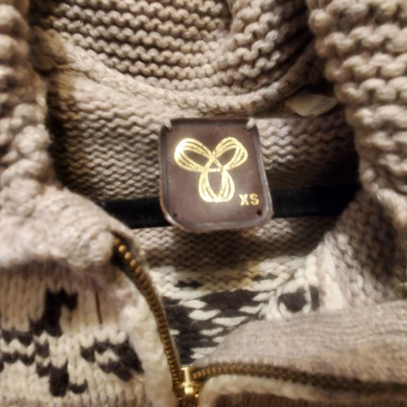 Aritzia TNA 100% Lambswool zip sweater - Picture 4 of 10